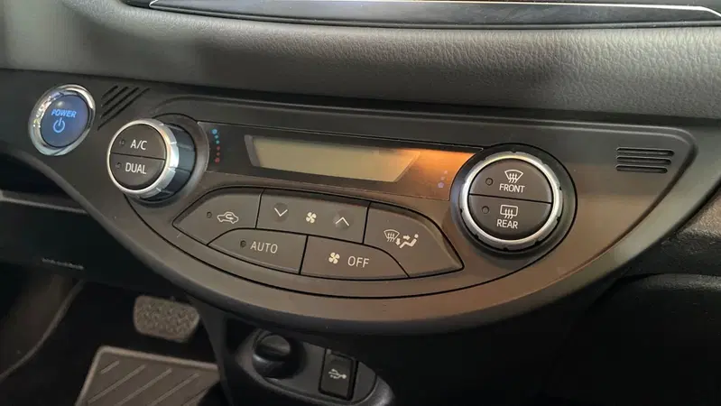 Toyota Yaris usata a Varese (10)