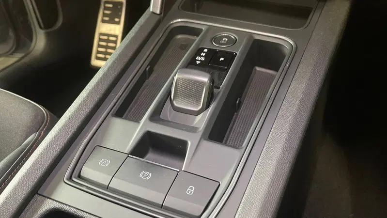 Cupra Leon usata a Varese (7)