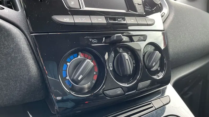 Lancia Ypsilon usata a Varese (10)