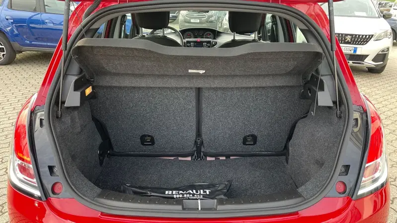 Lancia Ypsilon usata a Varese (14)