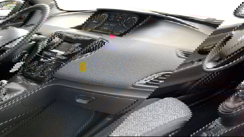 Lancia Ypsilon usata a Varese (5)