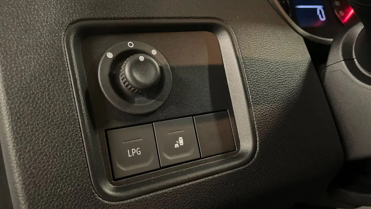 Dacia Duster usata a Varese (13)