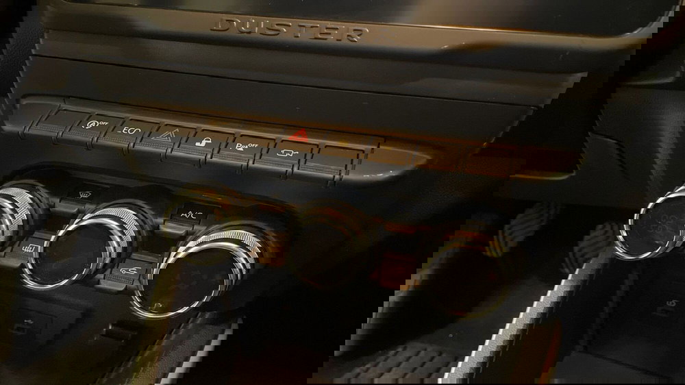 Dacia Duster usata a Varese (7)