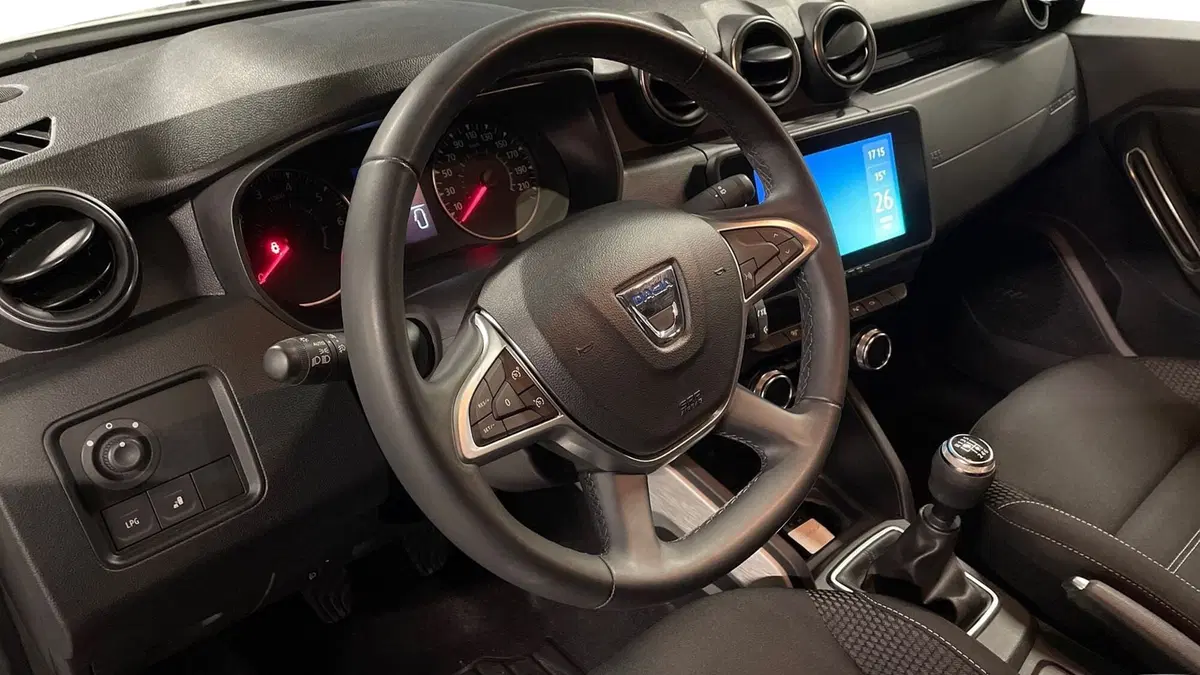 Dacia Duster usata a Varese (9)