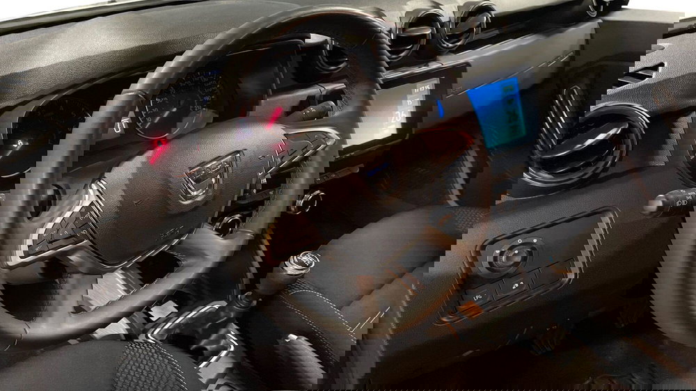 Dacia Duster usata a Varese (9)