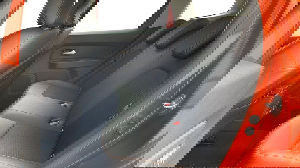 Dacia Duster usata a Varese (12)