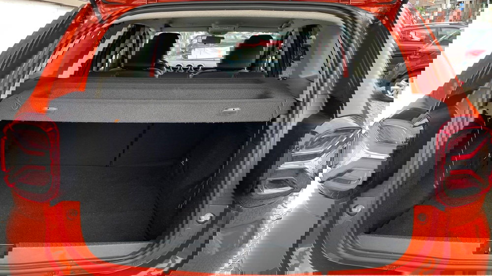 Dacia Duster usata a Varese (14)