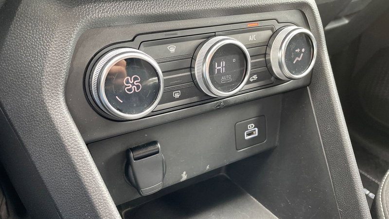 Dacia Jogger usata a Varese (11)