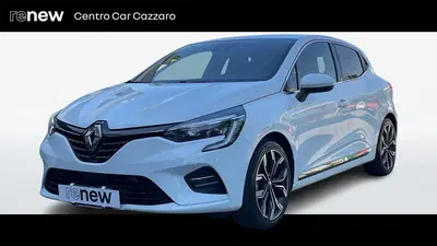 Renault Clio Full Hybrid E-Tech 140 CV 5 porte Intens del 2021 usata a Saronno