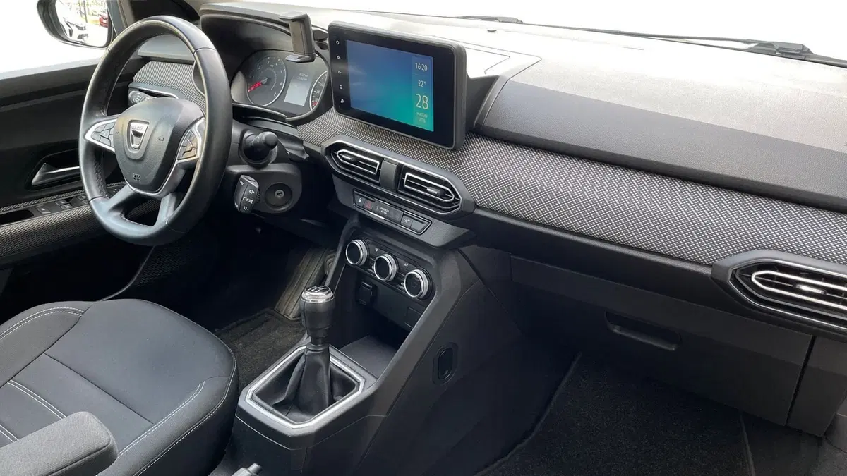 Dacia Sandero usata a Varese (5)