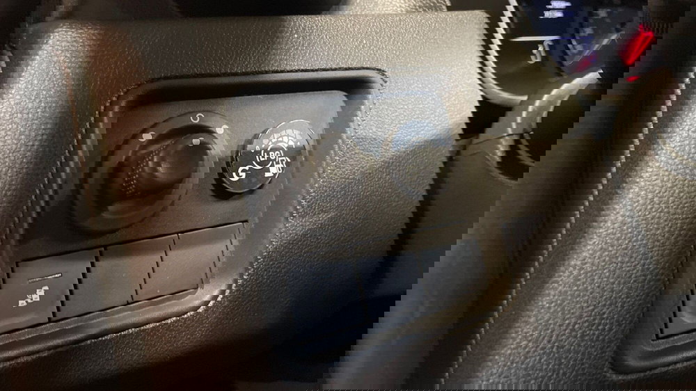 Dacia Duster usata a Varese (12)