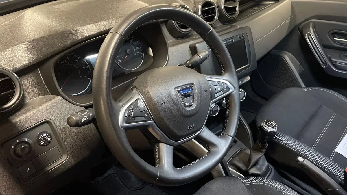 Dacia Duster usata a Varese (7)