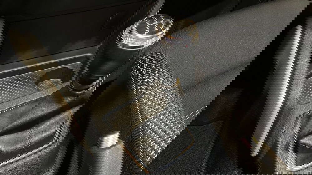 Dacia Duster usata a Varese (8)