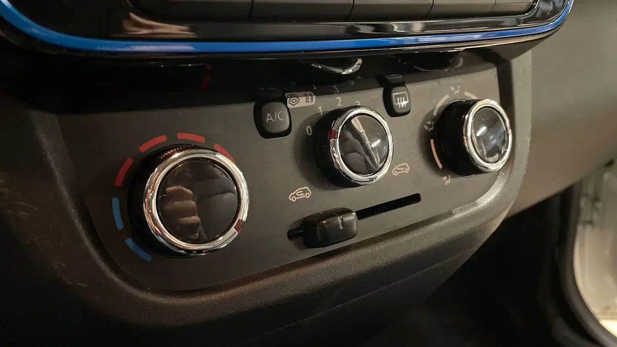 Dacia Spring usata a Varese (11)