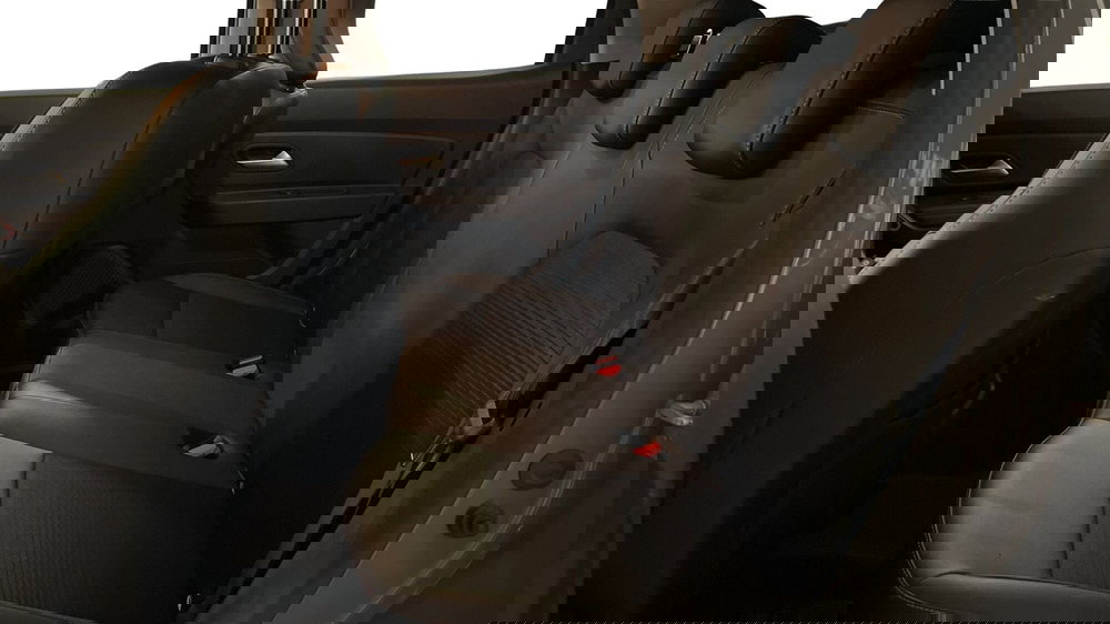 Dacia Duster usata a Varese (13)