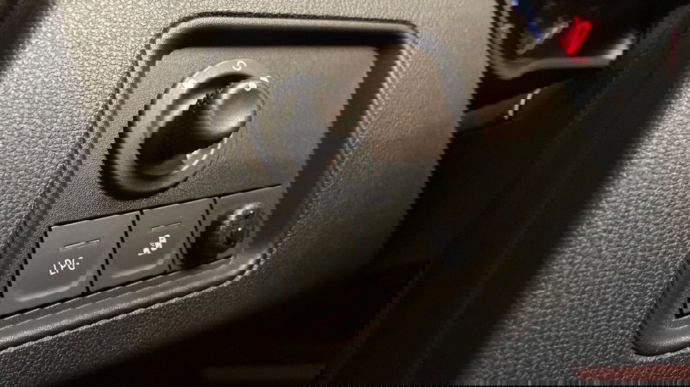 Dacia Duster usata a Varese (14)