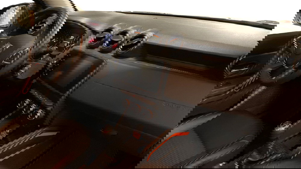 Dacia Duster usata a Varese (5)