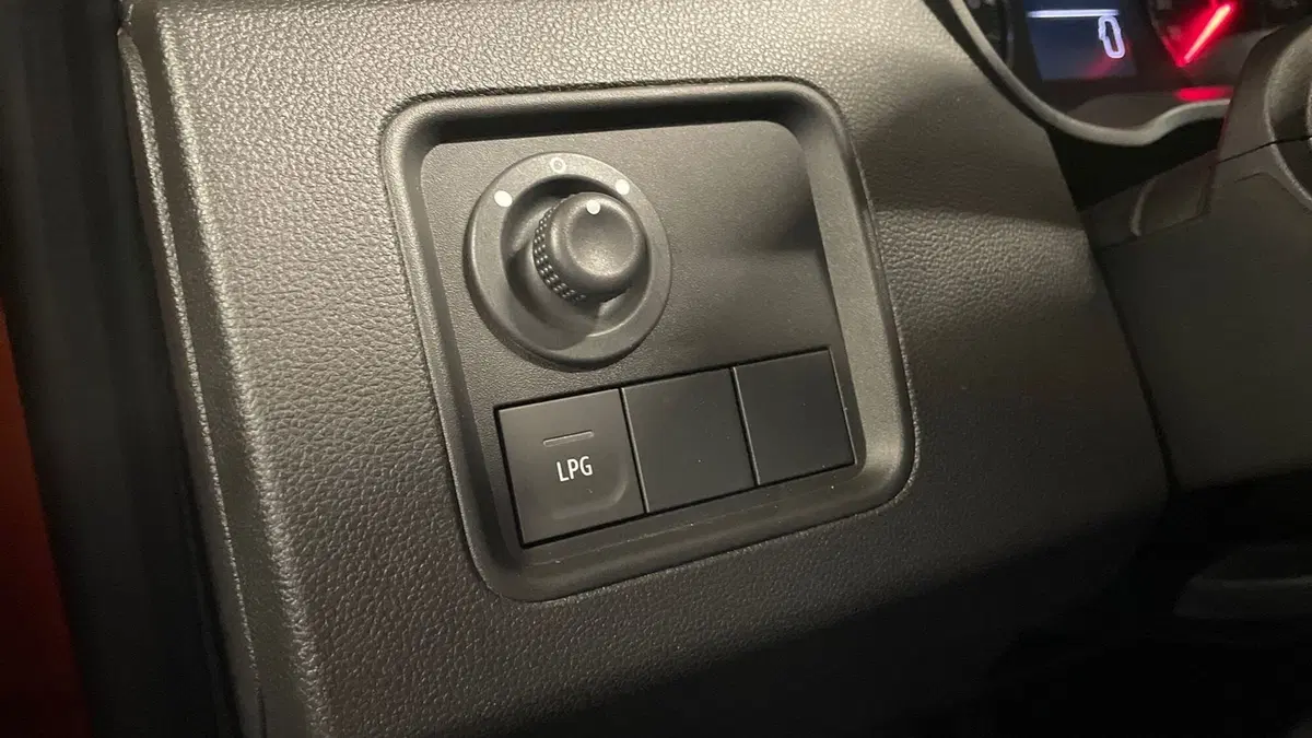 Dacia Duster usata a Varese (10)