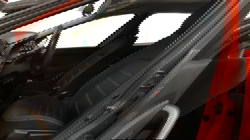 Dacia Duster usata a Varese (8)