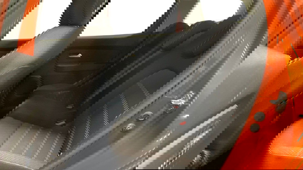 Dacia Duster usata a Varese (9)