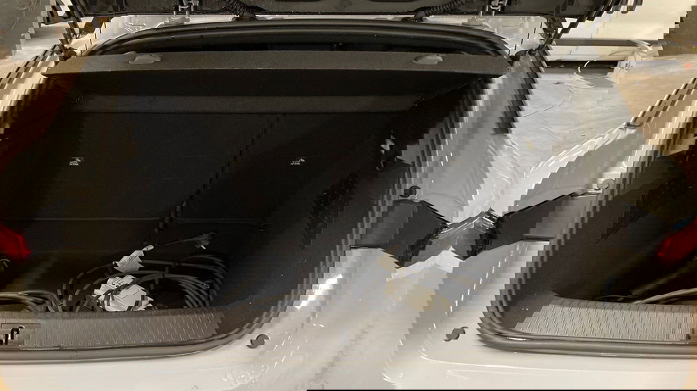 Renault Megane E-Tech Electric usata a Varese (14)