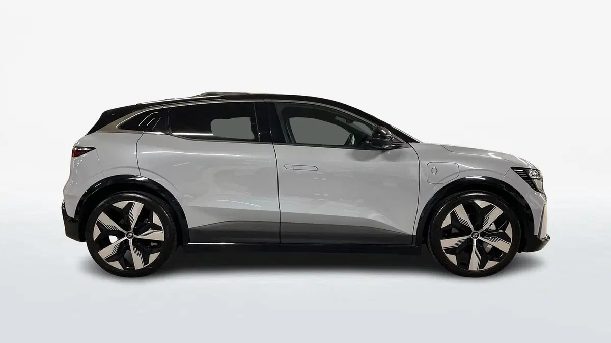 Renault Megane E-Tech Electric usata a Varese (4)