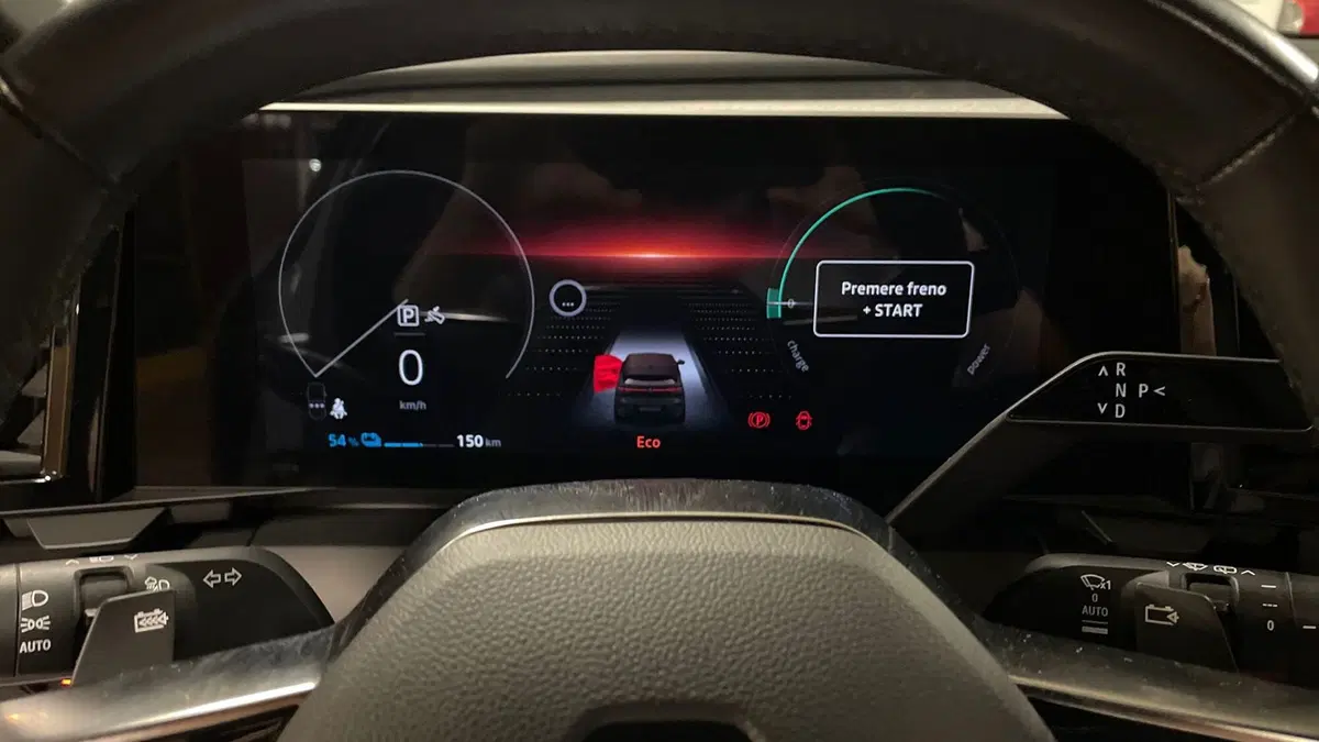 Renault Megane E-Tech Electric usata a Varese (6)