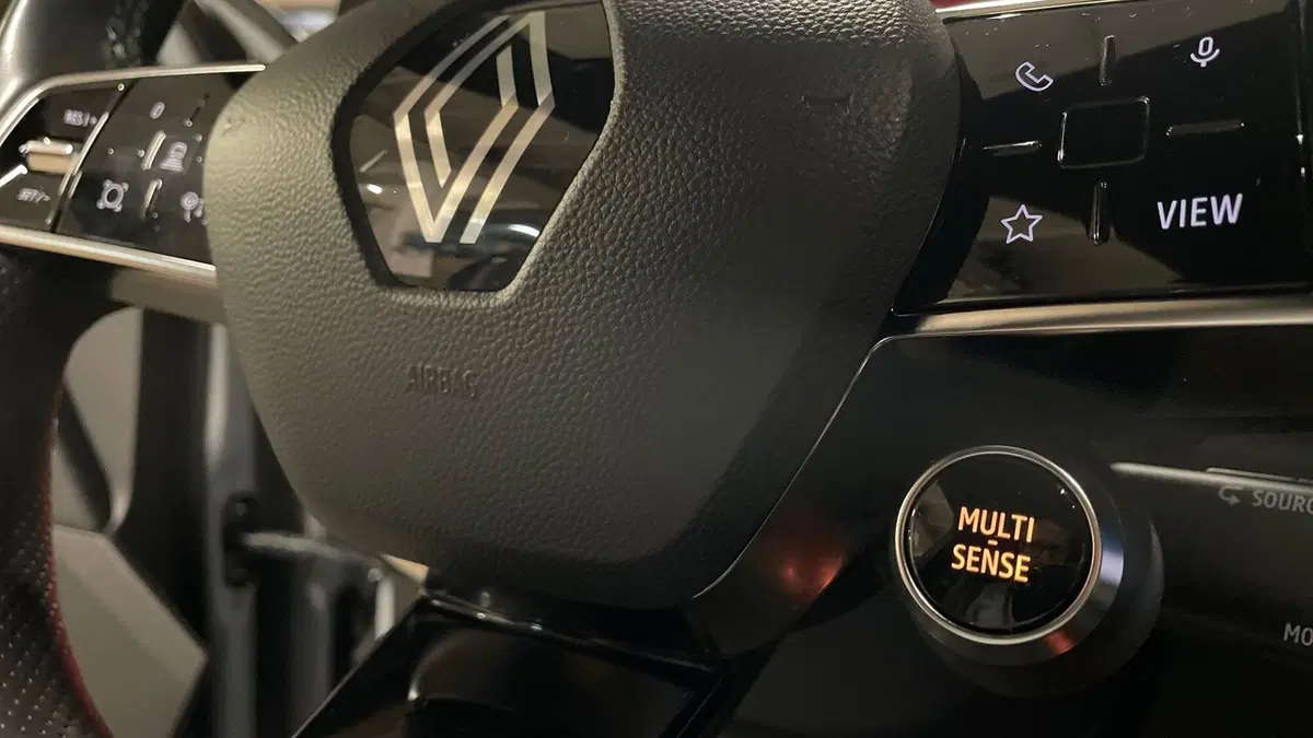 Renault Megane E-Tech Electric usata a Varese (7)