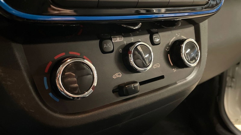 Dacia Spring usata a Varese (7)