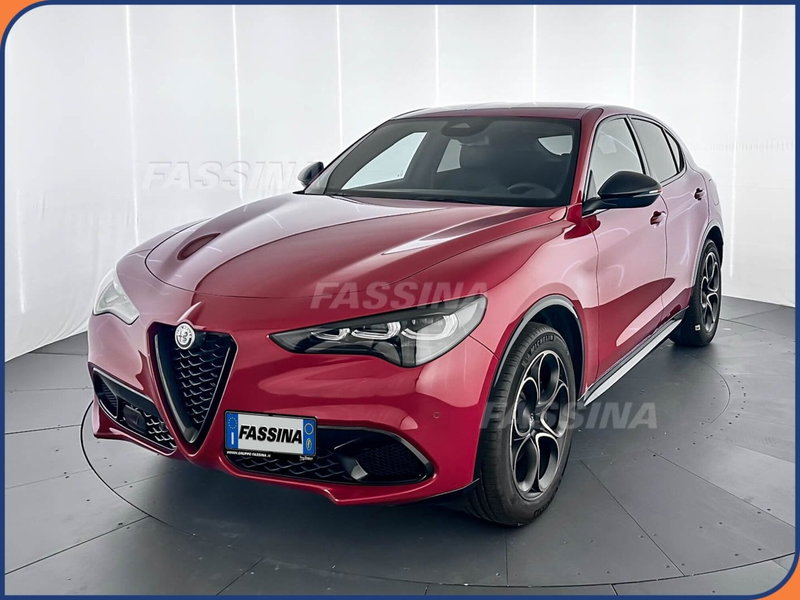 Alfa Romeo Stelvio nuova a Milano (3)