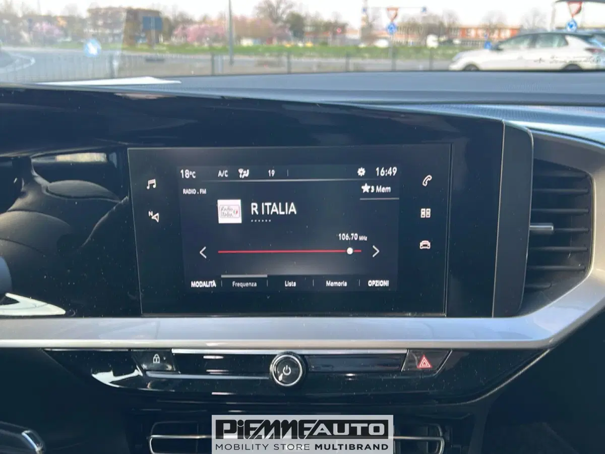 Opel Mokka usata a Piacenza (14)