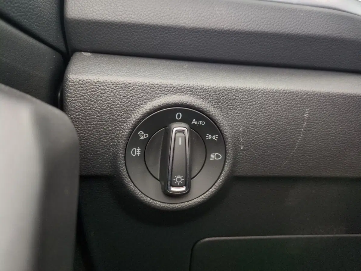 Volkswagen T-Roc Cabrio nuova a Agrigento (13)