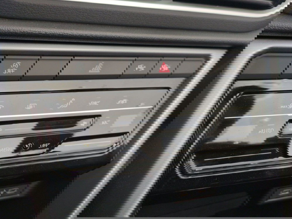 Volkswagen T-Roc Cabrio nuova a Agrigento (15)