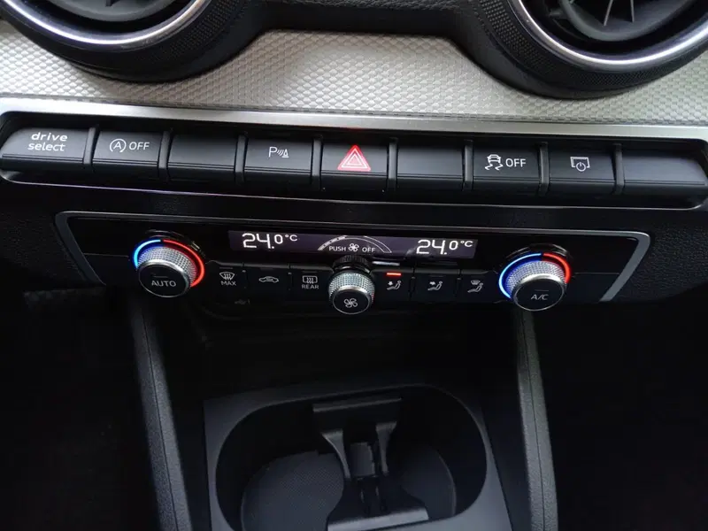 Audi Q2 usata a Bari (8)
