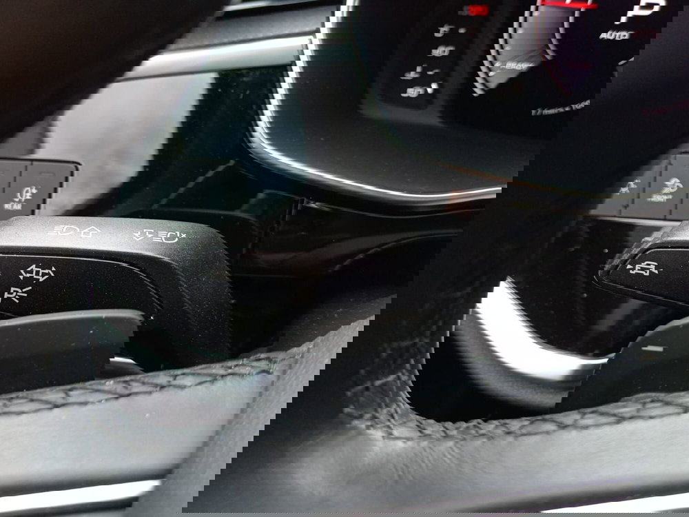 Audi Q3 Sportback usata a Bari (18)