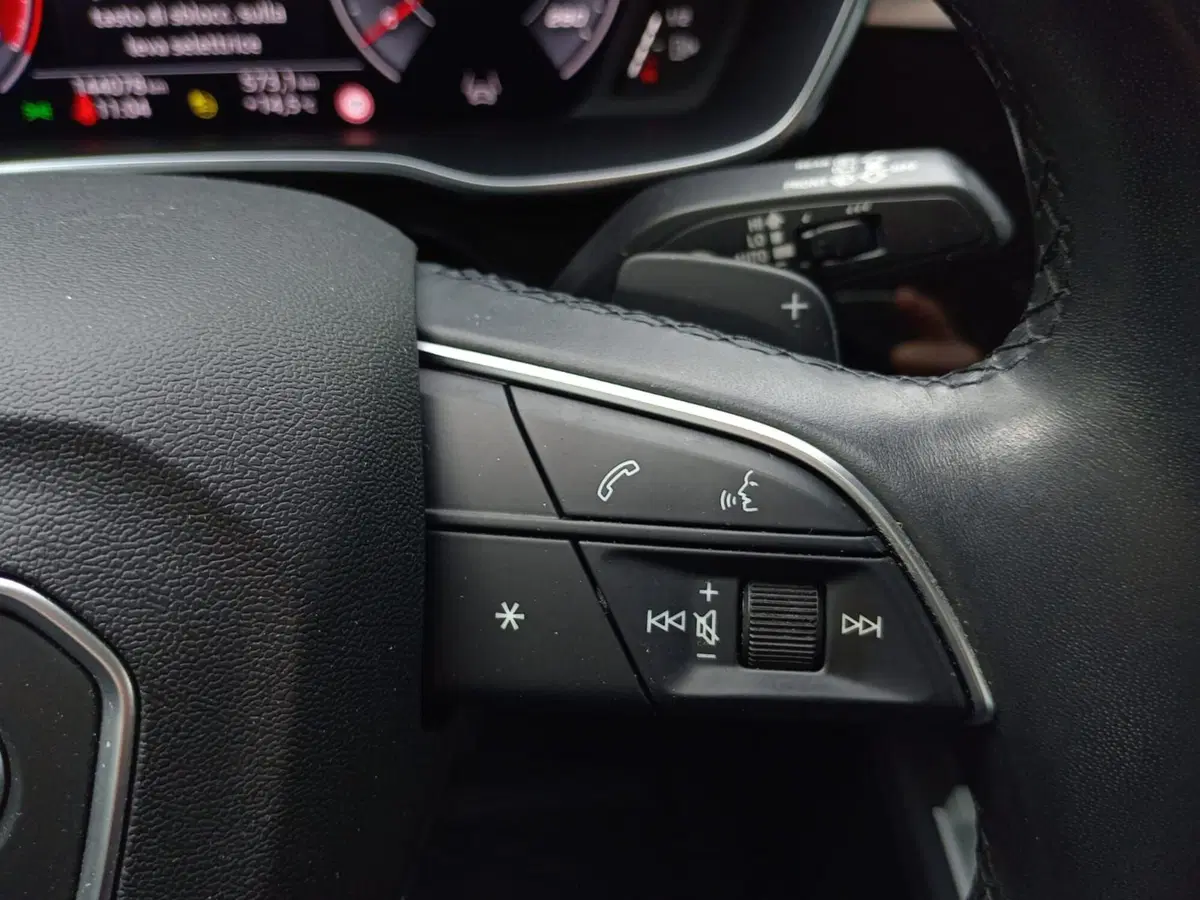 Audi Q3 Sportback usata a Bari (7)