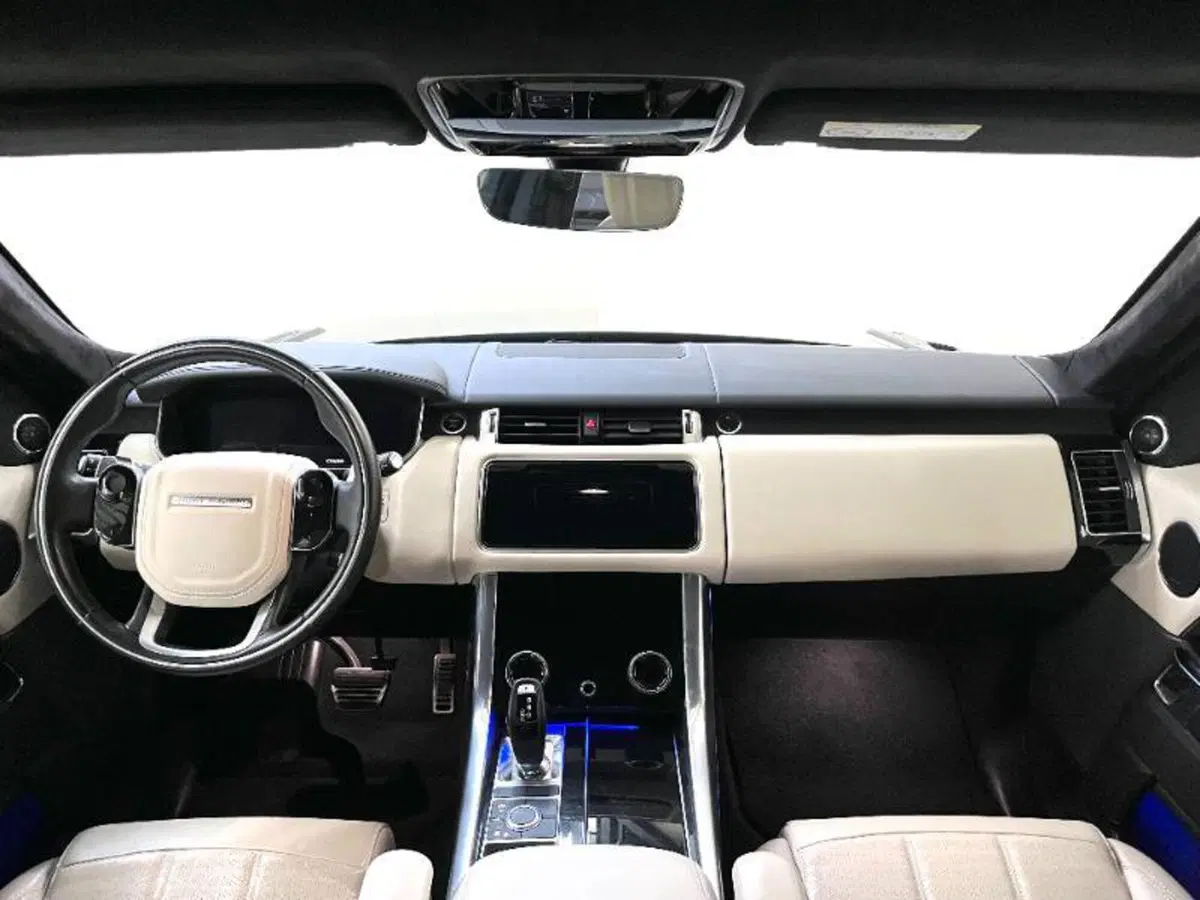 Land Rover Range Rover Sport usata a Venezia (9)