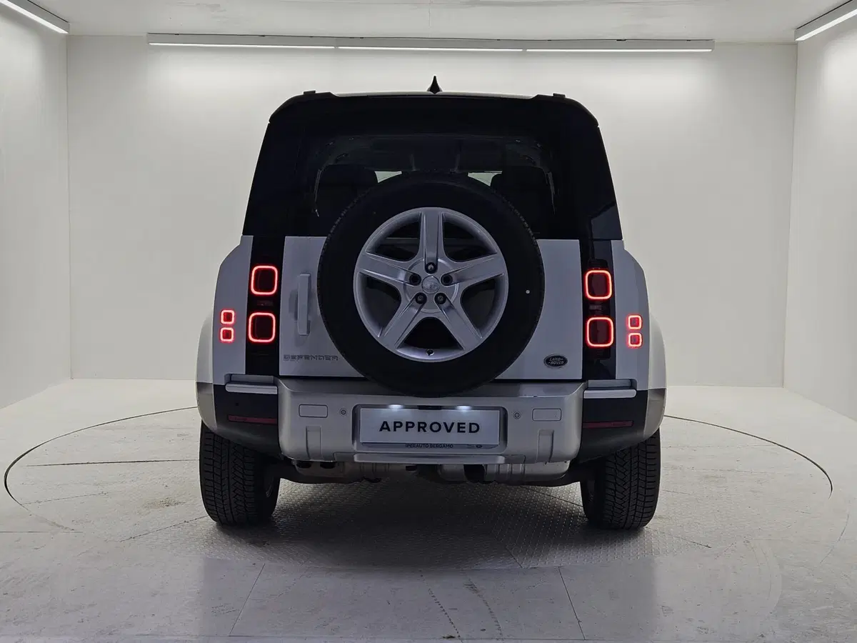 Land Rover Defender usata a Bergamo (7)