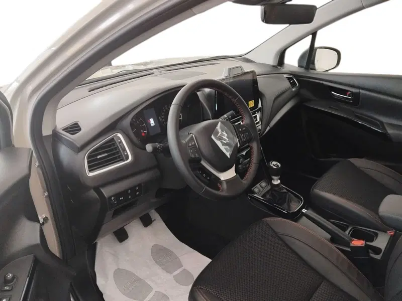Suzuki S-Cross nuova a Milano (4)