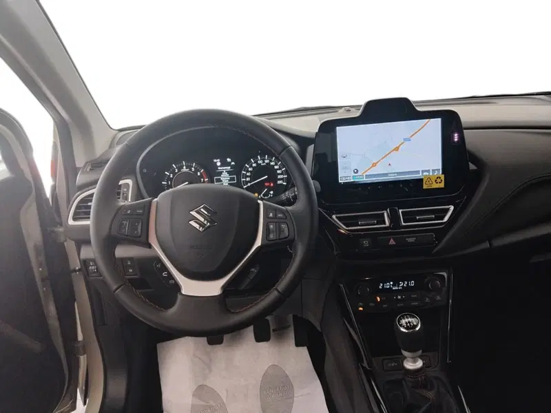Suzuki S-Cross nuova a Milano (9)