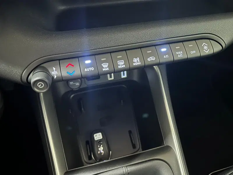 Jeep Avenger nuova a Novara (13)