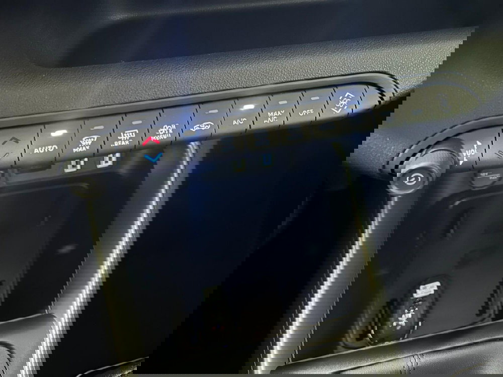 Jeep Avenger nuova a Novara (13)