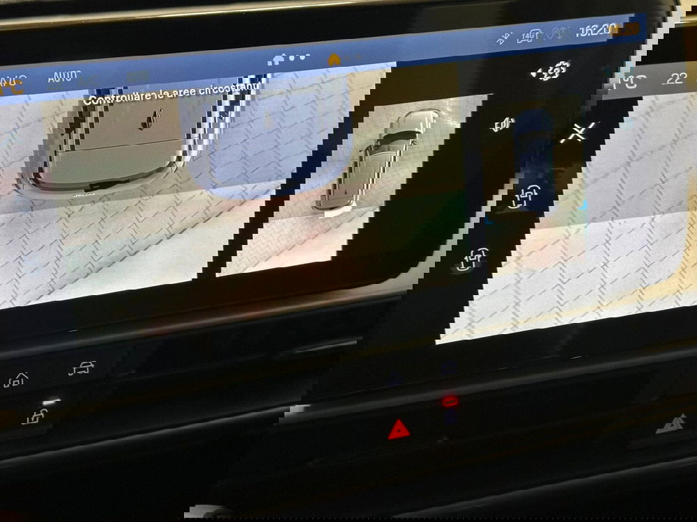 Jeep Avenger nuova a Novara (14)