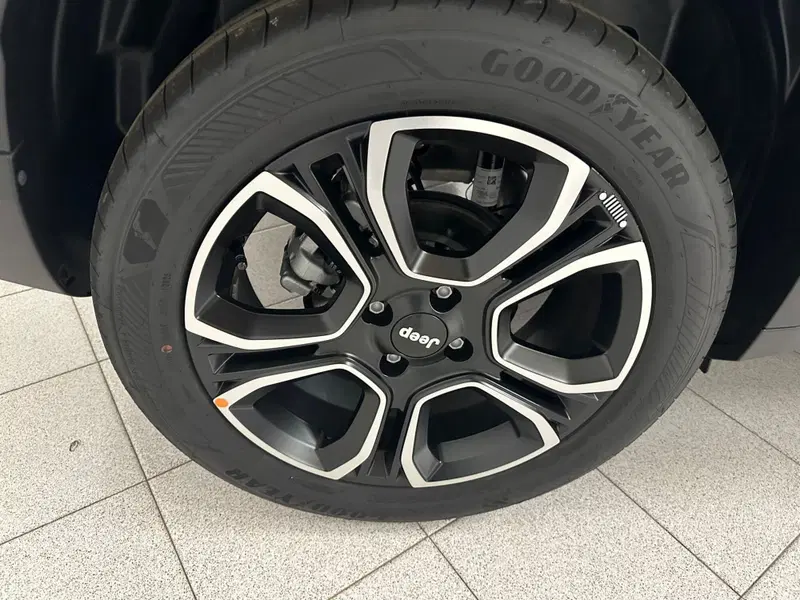 Jeep Avenger nuova a Novara (20)