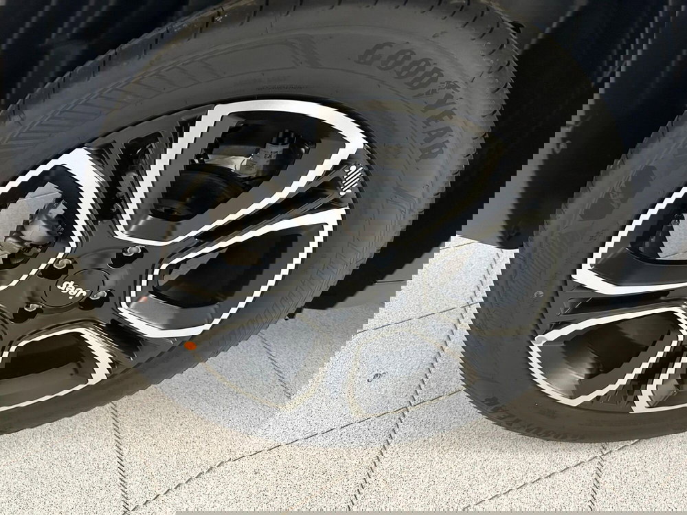 Jeep Avenger nuova a Novara (20)