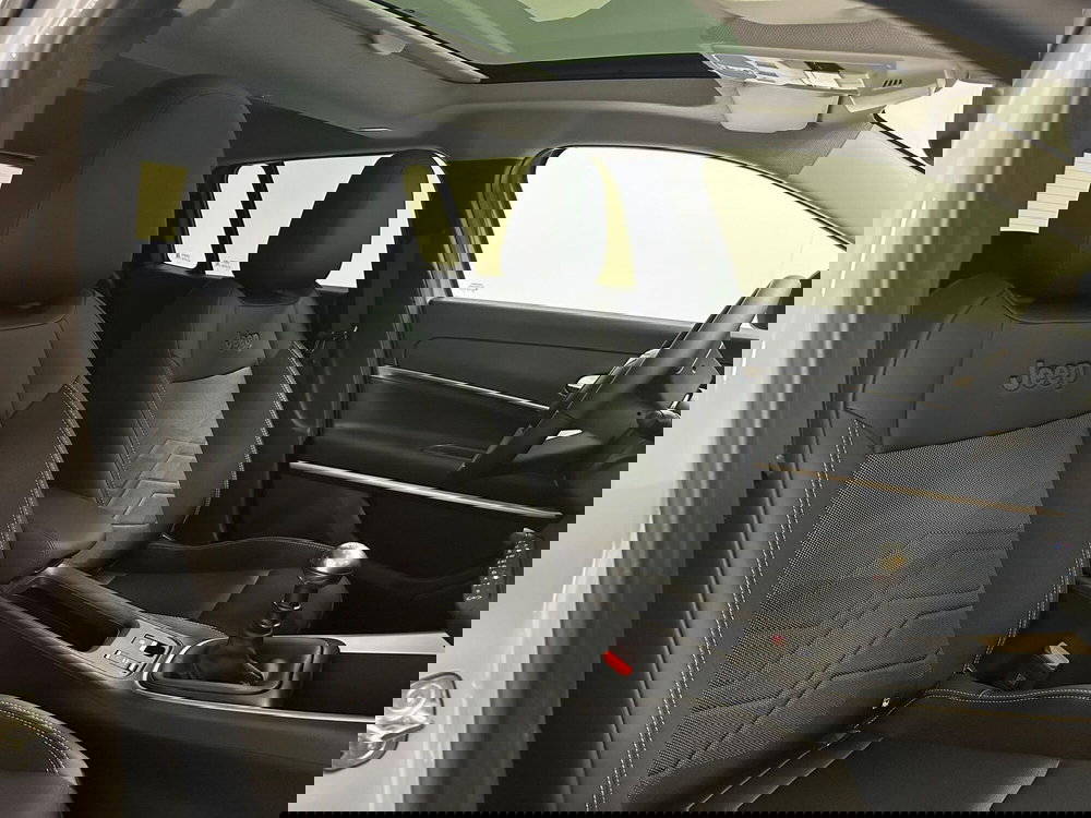 Jeep Avenger nuova a Novara (3)