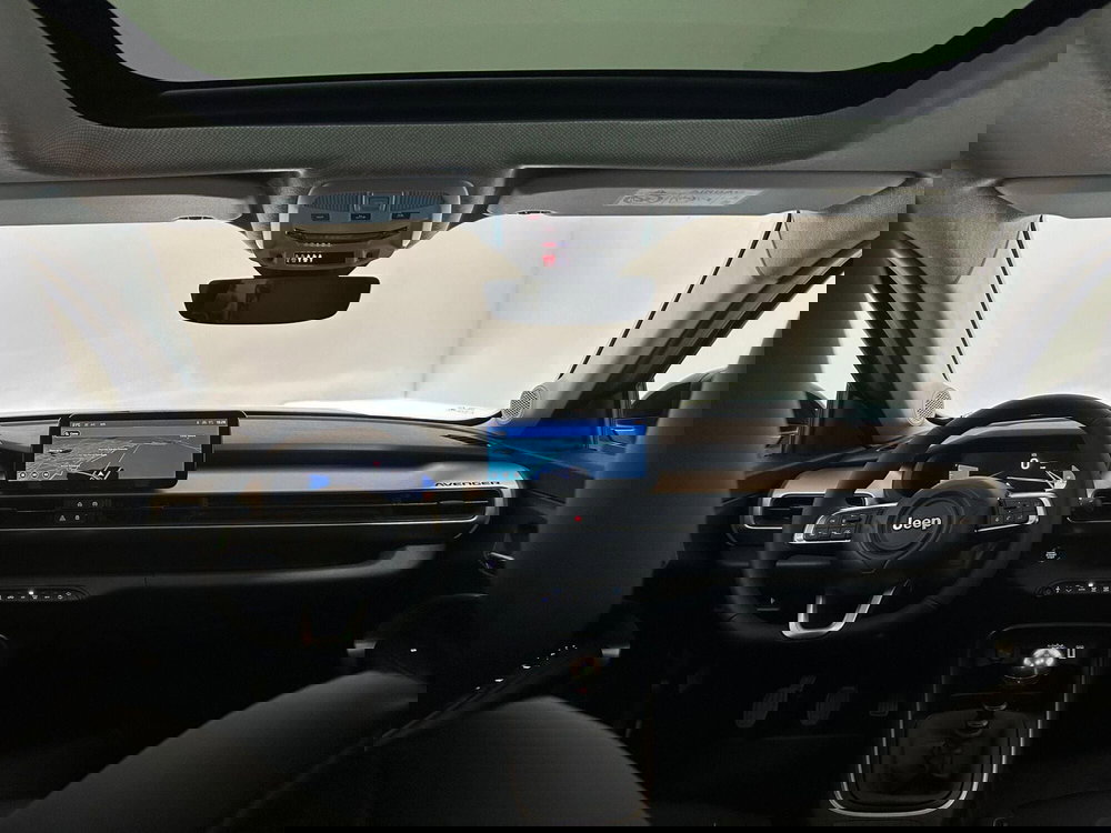 Jeep Avenger nuova a Novara (4)