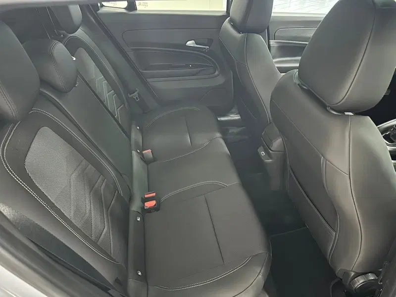 Jeep Avenger nuova a Novara (5)