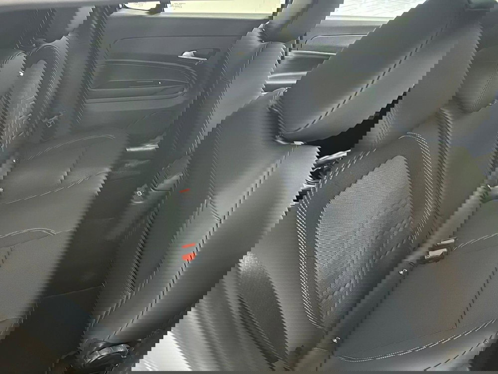 Jeep Avenger nuova a Novara (5)