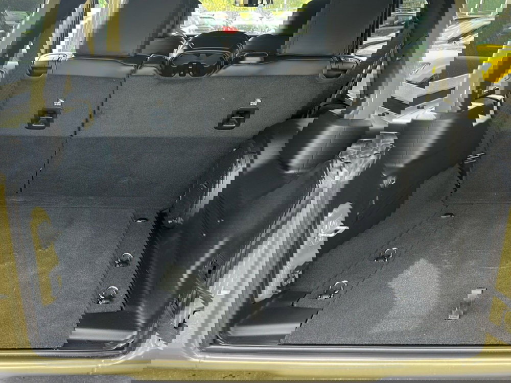 Jeep Wrangler Unlimited nuova a Roma (12)